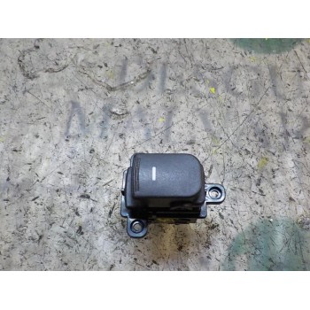 MANDO ELEVALUNAS DELANTERO DERECHO 935802K200WK 