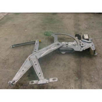 ELEVALUNAS DELANTERO DERECHO 