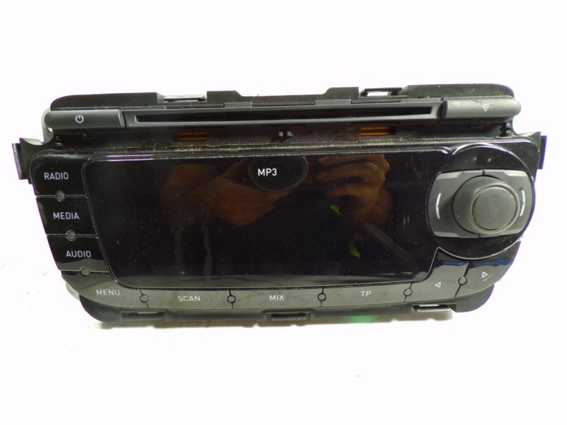 Recambio de sistema audio / radio cd para seat ibiza (6j5) 1.6 tdi referencia OEM IAM 6J1035153C 6J1035153C 