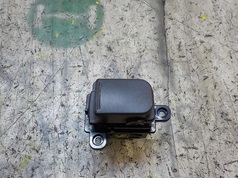 Recambio de mando elevalunas trasero izquierdo para kia soul 1.6 crdi cat referencia OEM IAM 935802K000WK  