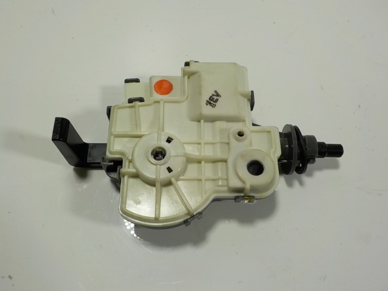 Recambio de motor c/c porton para toyota rav4 hybrid fwd referencia OEM IAM 6935042090  