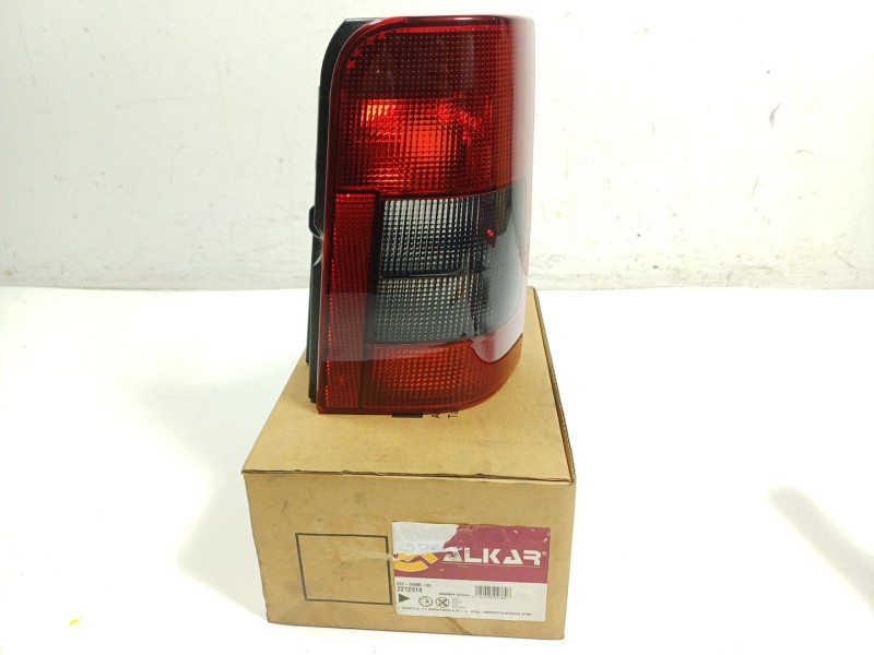 Recambio de piloto trasero derecho para citroën berlingo 1.9 d 600 niv.a furg. referencia OEM IAM  2212974 