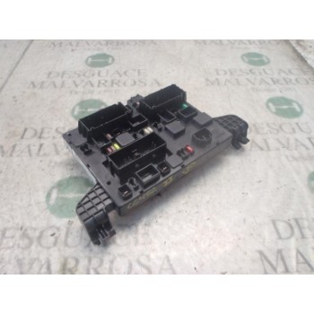 CAJA RELES / FUSIBLES 