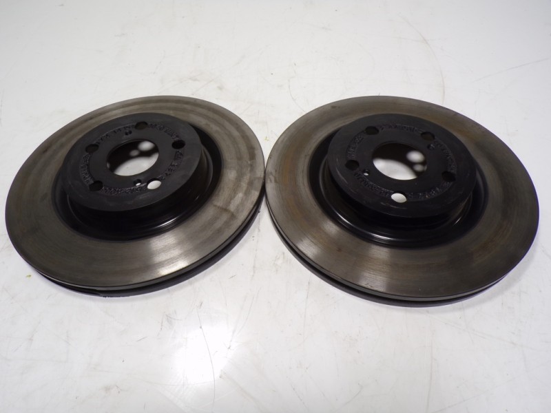 Recambio de disco freno delantero para toyota yaris 1.5 vvti hev referencia OEM IAM 43512K0040  