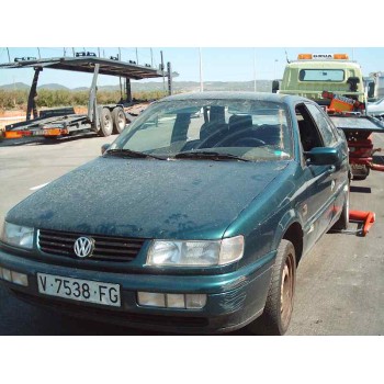 VOLKSWAGEN PASSAT BERLINA (3A2)