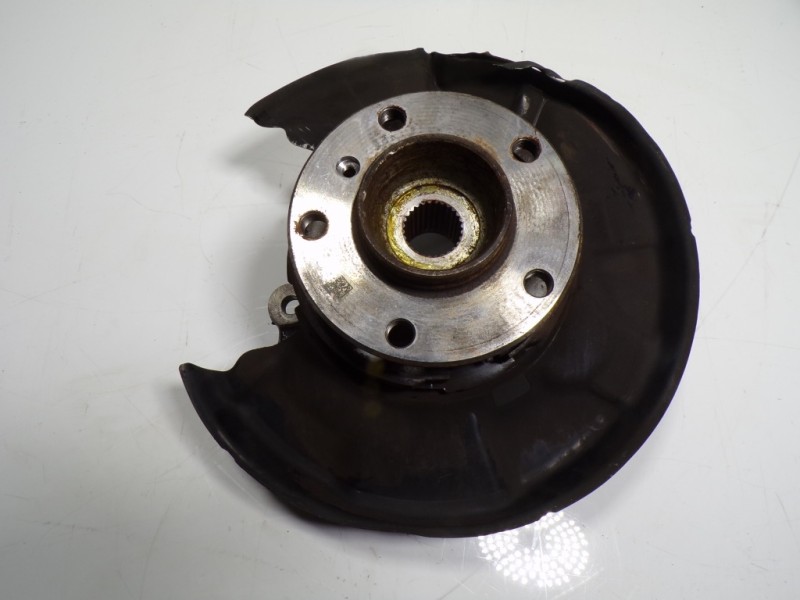 Recambio de mangueta trasera derecha para bmw serie 1 lim. (f20/f21) 1.5 12v turbodiesel referencia OEM IAM 33326792516  