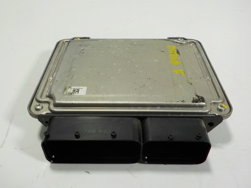 Recambio de centralita motor uce para seat arona 1.0 tsi referencia OEM IAM 04C906025K 04C907309BB 