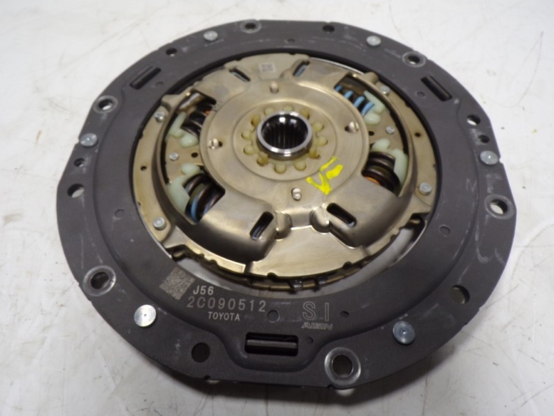 Recambio de kit embrague para toyota yaris 1.5 vvti hev referencia OEM IAM 31270K0013 2C090512 