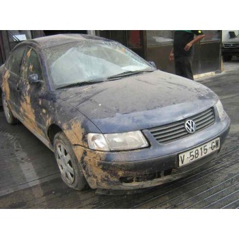 VOLKSWAGEN PASSAT BERLINA (3B2)