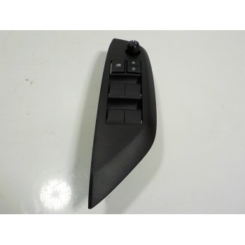 MANDO ELEVALUNAS DELANTERO IZQUIERDO 840400D020 