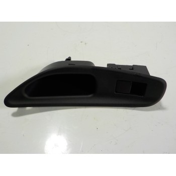 MANDO ELEVALUNAS TRASERO DERECHO 3561H263N 