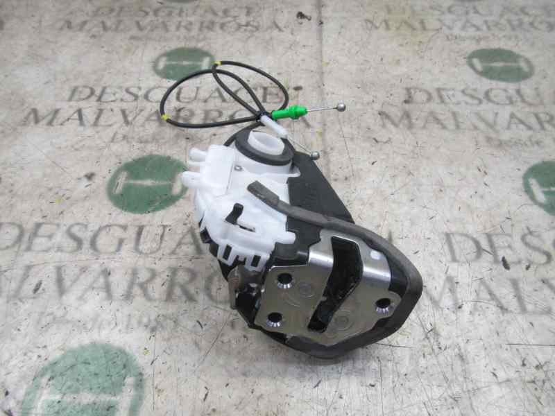 Recambio de cerradura puerta trasera derecha para toyota yaris 1.3 16v cat referencia OEM IAM 690500D310  