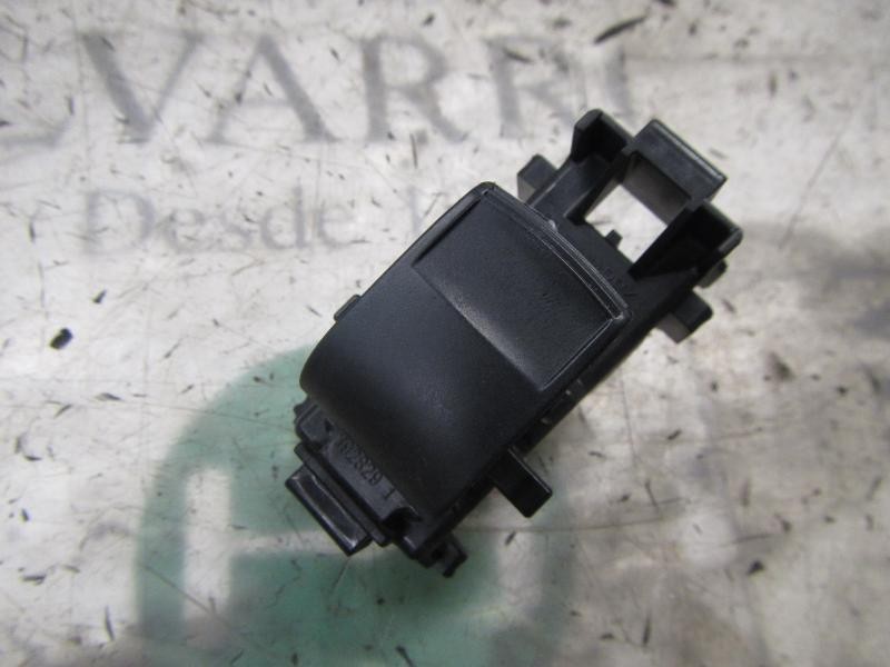 Recambio de mando elevalunas delantero derecho para toyota yaris (ksp9/scp9/nlp9) sol referencia OEM IAM 848100D030  