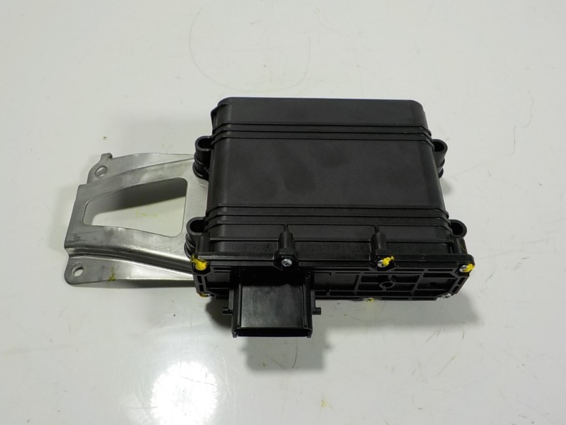 Recambio de modulo electronico para toyota yaris 1.5 vvti hev referencia OEM IAM 89680K0010 89680K0010 