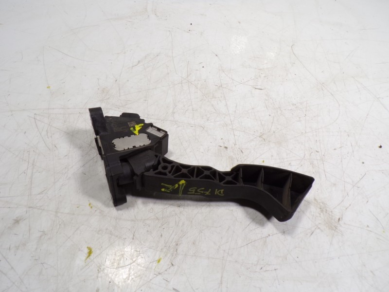 Recambio de potenciometro pedal para toyota verso 1.6 d-4d cat referencia OEM IAM 781100F010 781100F010 10406629016