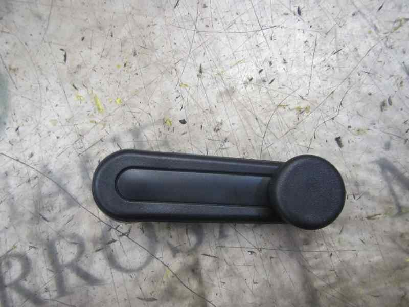 Recambio de maneta elevalunas trasera derecha para toyota yaris 1.3 16v cat referencia OEM IAM 6926002021C1  