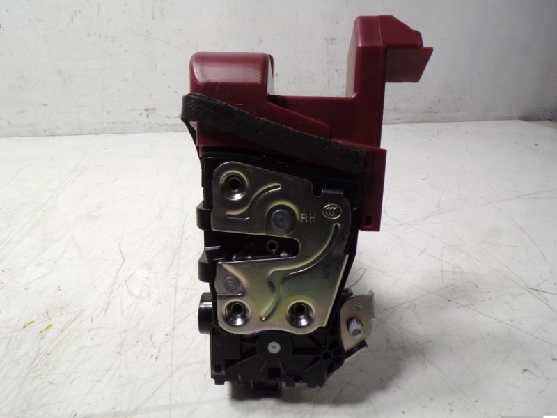 Recambio de cerradura puerta trasera derecha para hyundai tucson 1.6 crdi referencia OEM IAM 81420N7000 81420N7000 