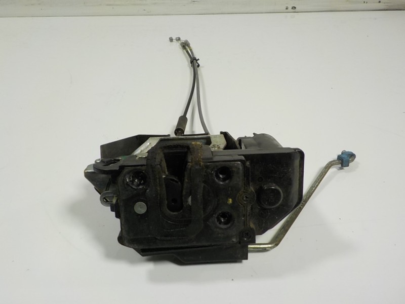 Recambio de cerradura puerta delantera derecha para hyundai i10 1.1 12v cat referencia OEM IAM 813200X030  