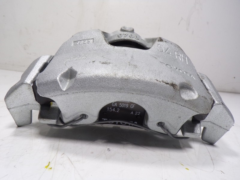Recambio de pinza freno delantera derecha para toyota yaris 1.5 vvti hev referencia OEM IAM 47730K0030  