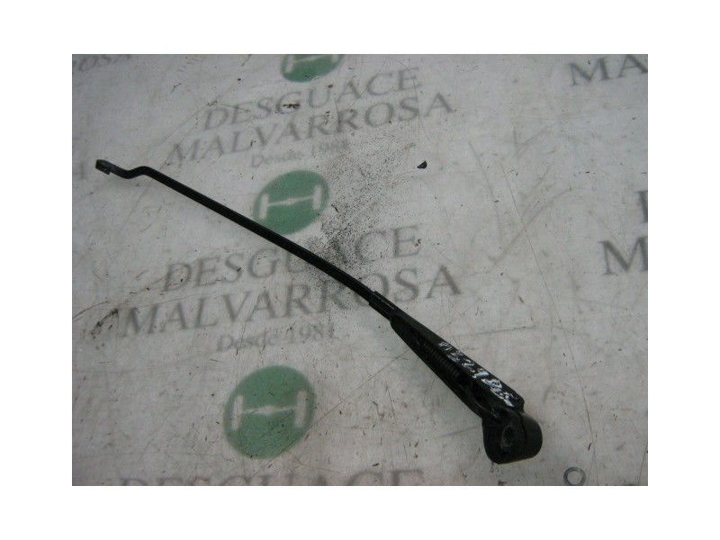 Recambio de brazo limpia delantero izquierdo para opel corsa b eco referencia OEM IAM   