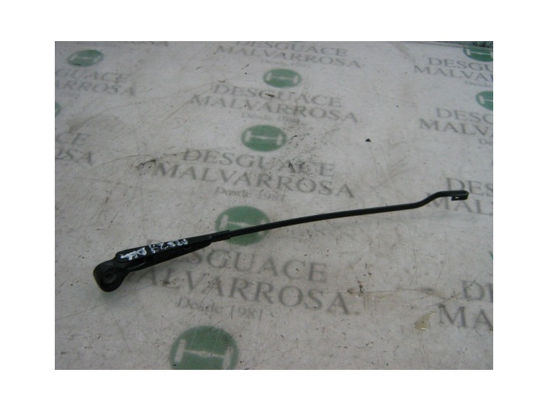 Recambio de brazo limpia delantero derecho para opel corsa b eco referencia OEM IAM   