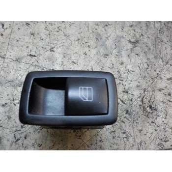 MANDO ELEVALUNAS TRASERO DERECHO A25182005109051 