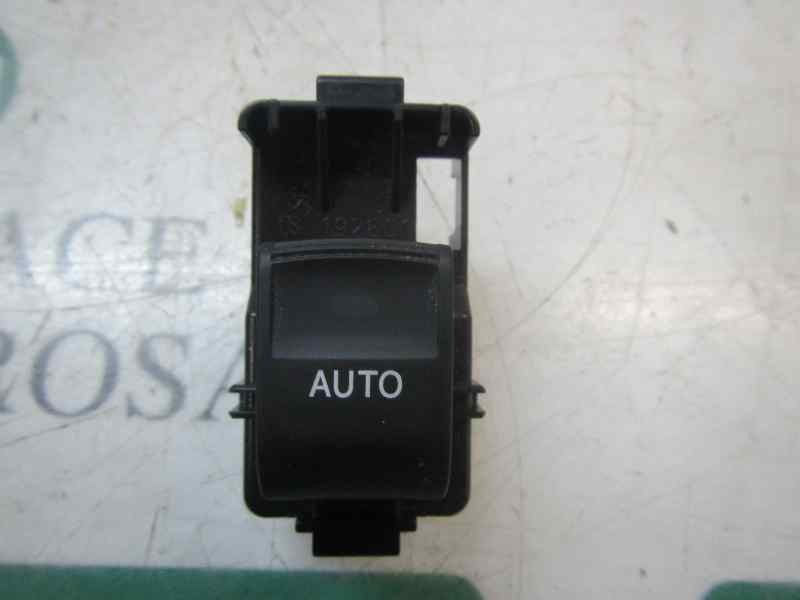 Recambio de mando elevalunas trasero izquierdo para toyota prius+ 1.8 16v (híbrido) referencia OEM IAM 8481033120  