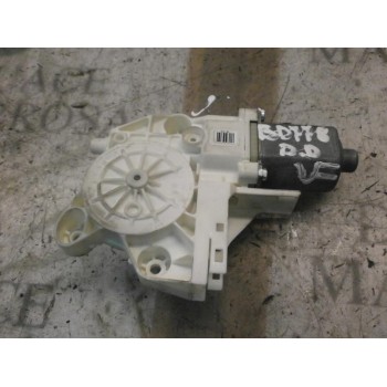 MOTOR ELEVALUNAS DELANTERO DERECHO 
