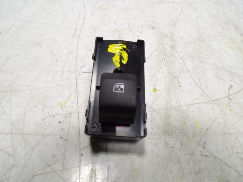 Recambio de mando elevalunas delantero derecho para hyundai tucson 1.6 crdi referencia OEM IAM 93581N70504X 93581N70504X 