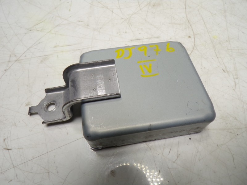 Recambio de modulo electronico para toyota rav4 hybrid fwd referencia OEM IAM 8657242051 8657242051 