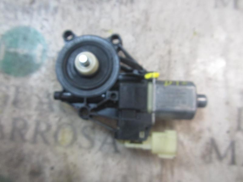 Recambio de motor elevalunas delantero izquierdo para ford fiesta (ccn) trend referencia OEM IAM 1852321 8A611A389 