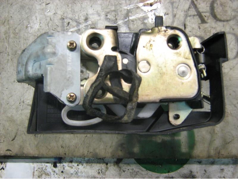 Recambio de cerradura puerta trasera derecha para kia rio ls berlina (5-ptas.) referencia OEM IAM   