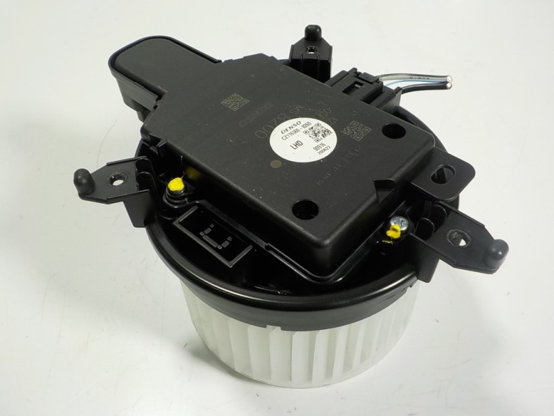 Recambio de motor calefaccion para toyota yaris 1.5 vvti hev referencia OEM IAM 87103K0020 CZ1163608260 