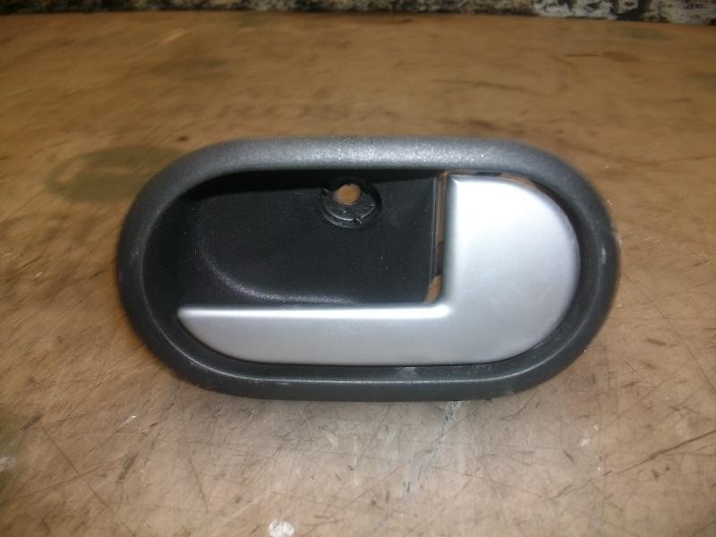Recambio de maneta interior delantera derecha para ford fiesta (cbk) trend referencia OEM IAM   