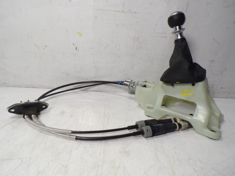 Recambio de palanca cambio para hyundai tucson 1.6 crdi referencia OEM IAM 43700N7120NNB 43700N7120 