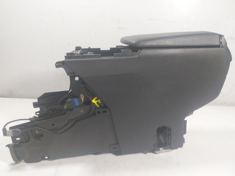 Recambio de apoyabrazos central para peugeot 3008 i monospace (0u_) 1.6 bluehdi 120 referencia OEM IAM 7591Q3  