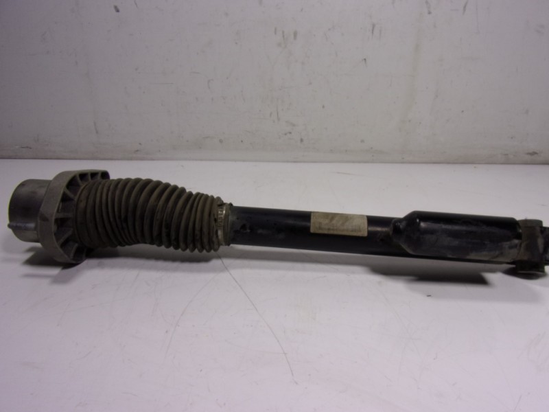 Recambio de amortiguador trasero izquierdo para land rover new discovery l462 3.0 d referencia OEM IAM LR147028  