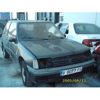 PEUGEOT 205 BERLINA