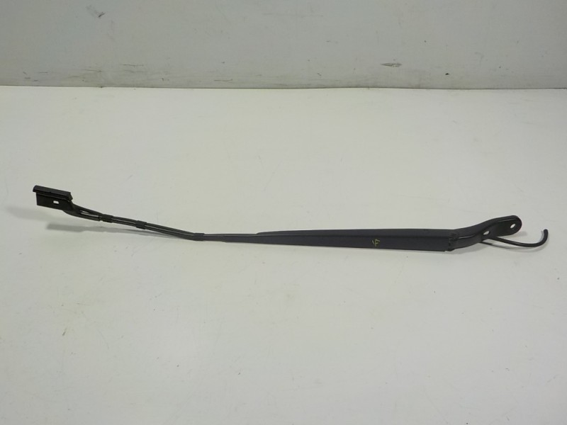 Recambio de brazo limpia delantero derecho para toyota proace city 1.5 dci referencia OEM IAM SU001B0445  