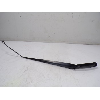 BRAZO LIMPIA DELANTERO DERECHO K68028442AA 