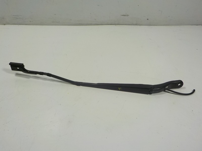 Recambio de brazo limpia delantero izquierdo para toyota proace city 1.5 dci referencia OEM IAM SU001B1873  