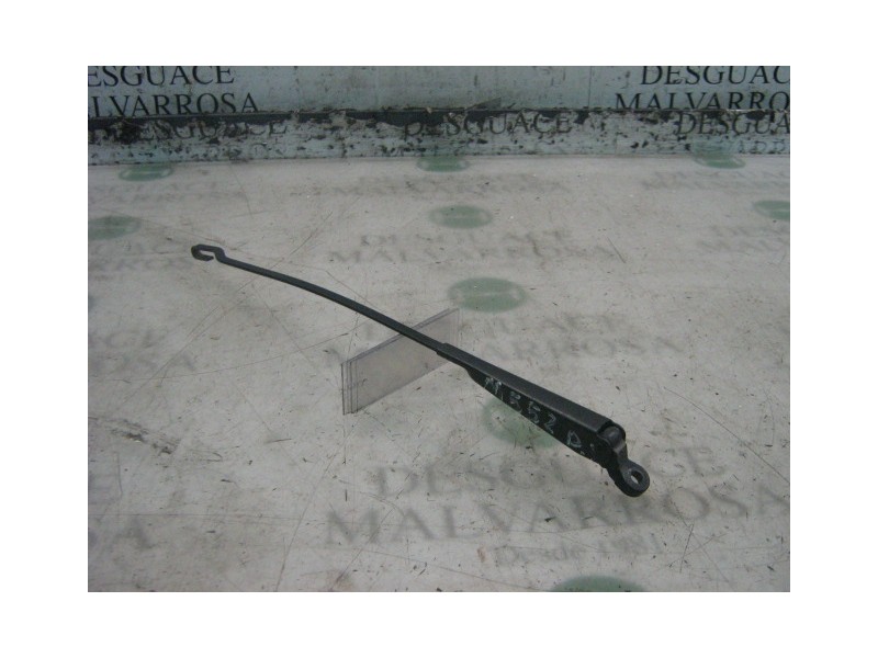 Recambio de brazo limpia delantero izquierdo para opel corsa b viva referencia OEM IAM   