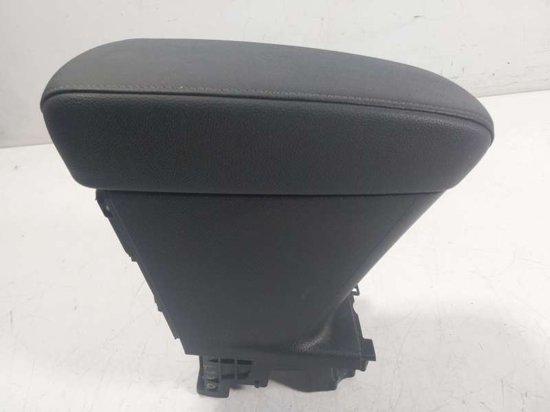 Recambio de apoyabrazos central para opel corsa f (p2jo) 1.2 (68) referencia OEM IAM   
