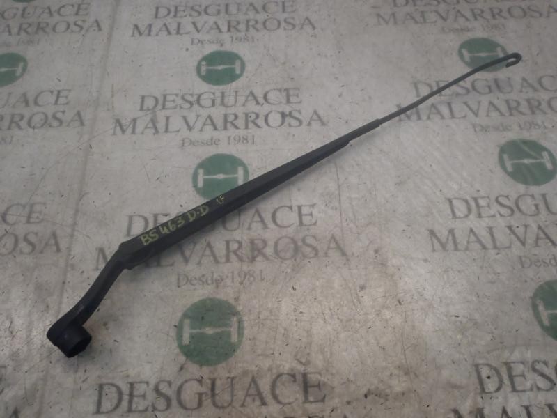 Recambio de brazo limpia delantero derecho para hyundai accent (mc) gl crdi referencia OEM IAM 983201G001  