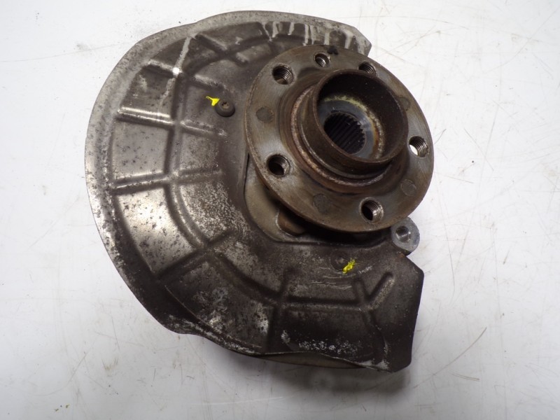 Recambio de mangueta trasera izquierda para alfa romeo giulia (952) 2.2 jtdm cat referencia OEM IAM 50543985  
