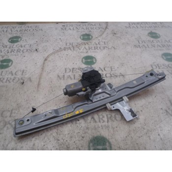 ELEVALUNAS DELANTERO DERECHO 