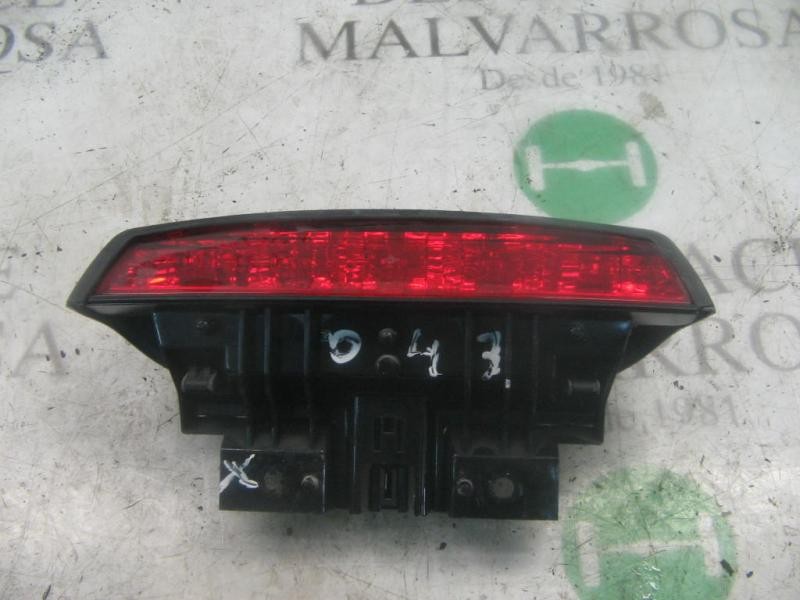 Recambio de piloto trasero central para kia rio ls berlina (5-ptas.) referencia OEM IAM   