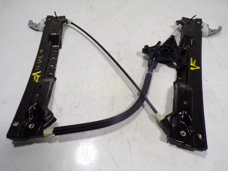 Recambio de elevalunas trasero izquierdo para lancia voyager (404) platinum referencia OEM IAM K68030719AA  