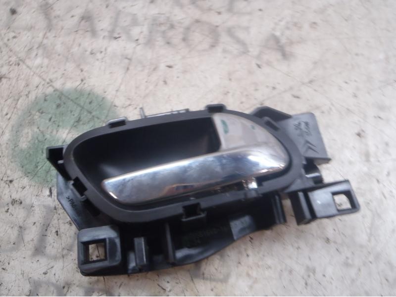 Recambio de maneta interior delantera derecha para peugeot 207 1.6 16v hdi referencia OEM IAM   
