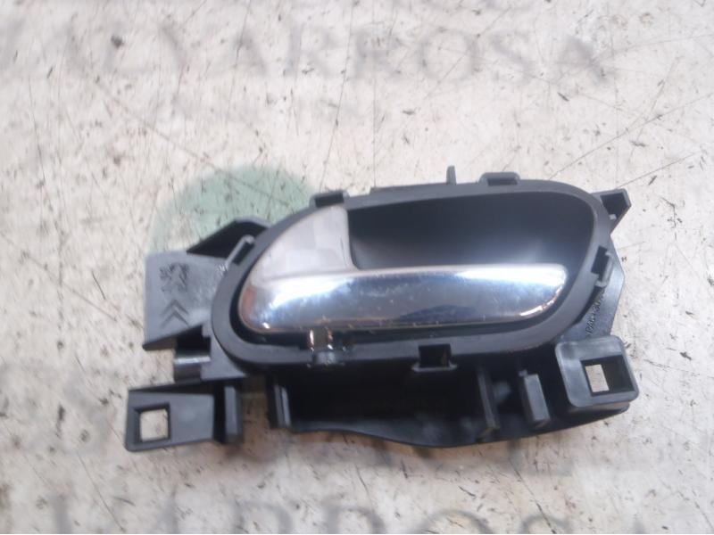 Recambio de maneta interior delantera izquierda para peugeot 207 1.6 16v hdi referencia OEM IAM   
